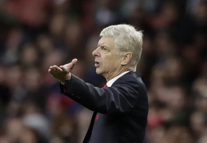 Arsene Wenger está conforme con el equipo. AP