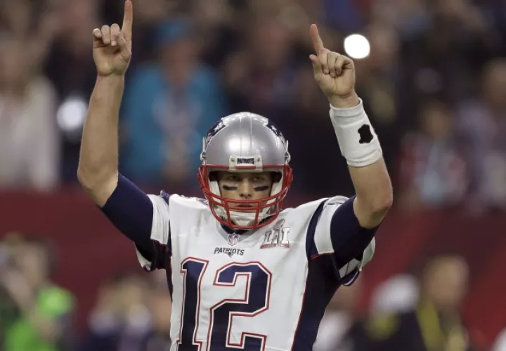 Tom Brady se convirtió en el mariscal de campo con más títulos en la historia de la NFL, al ganar el quinto.