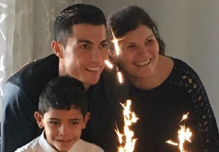 Cristiano Ronaldo  celebró su cumpleaños ayer, junto a sus familiares y amigos. Instagram
