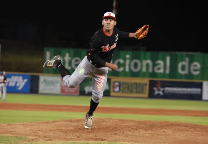 Pablo Falconett tiró 6.1 buenas entradas en el primer juego de esta gran final ante Herrera. /Foto Anayansi Gamez