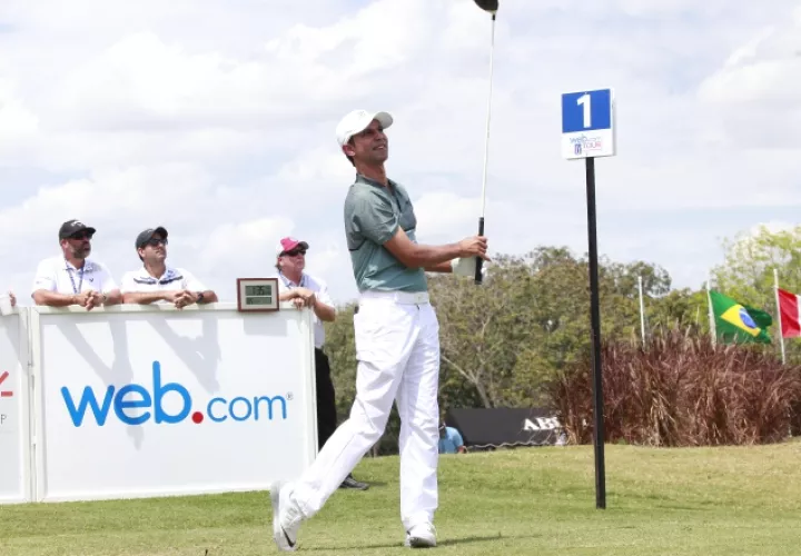 Miguel Ordóñez firmó ayer un 'doble bogey' en el último hoyo de la ronda inaugural del torneo. /Foto Anayansi Gamez