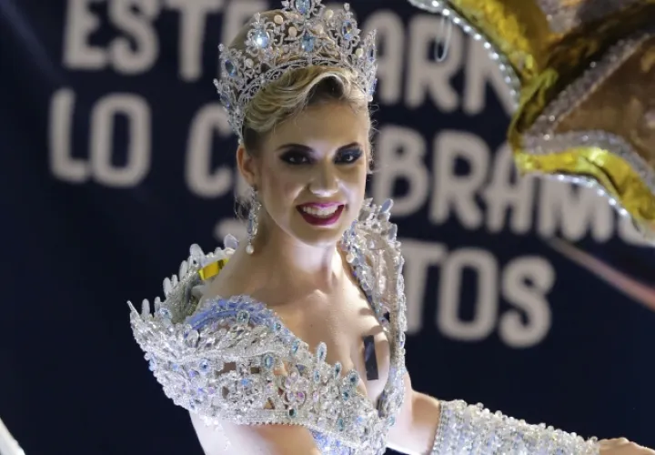 Luz Beatriz pasó muy cerca de su madre, la miraba con amor. /Foto Cortesía