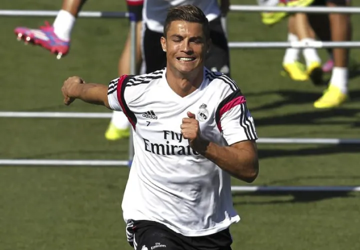 Cristiano Ronaldo es  el embajador de la marca Nike, y utiliza el modelo de zapatos Mercurial Superfly. /Foto EFE