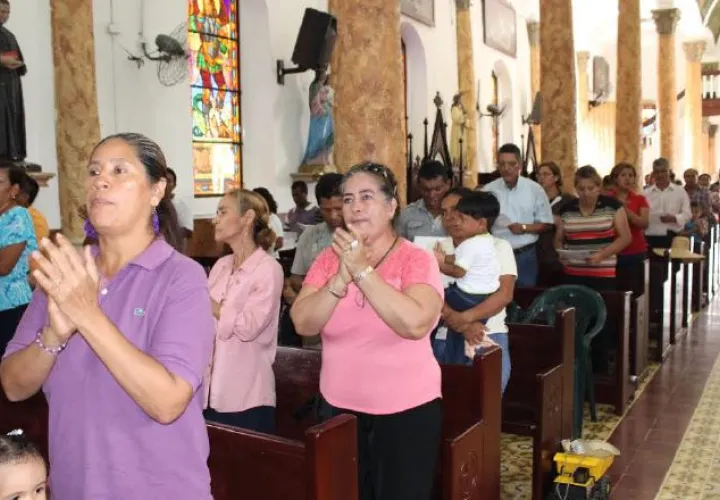 Los feligreses que se reúnen hoy miércoles en la basílica de Atalaya inician un tiempo de guardar.