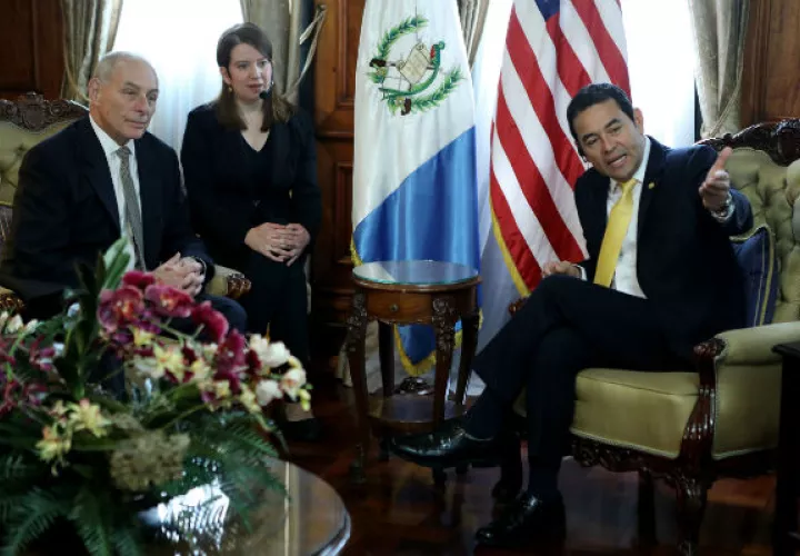 La reunión entre  John F. Kelly y el presidente Jimmy Morales fue privada. FOTO/EFE