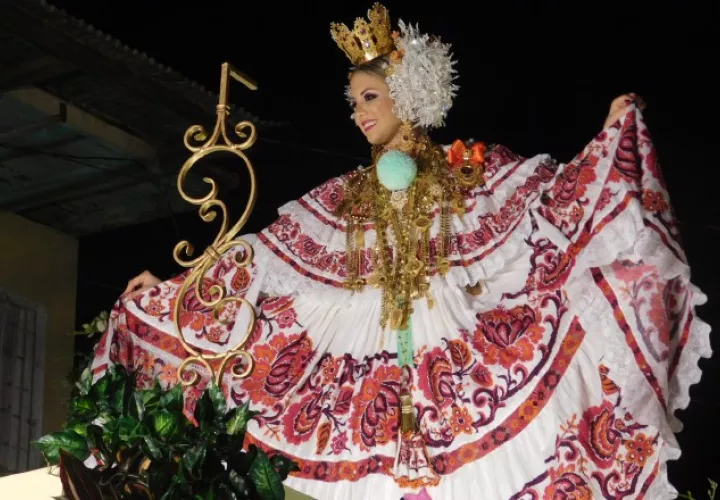 Para muchos la pollera de Luz B. fue la mejor.  Zenaida Váquez