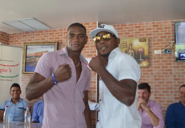 Alberto "Metralleta"  Mosquera (d) y  César "El Fronterizo" Rivas. /Foto Cortesía