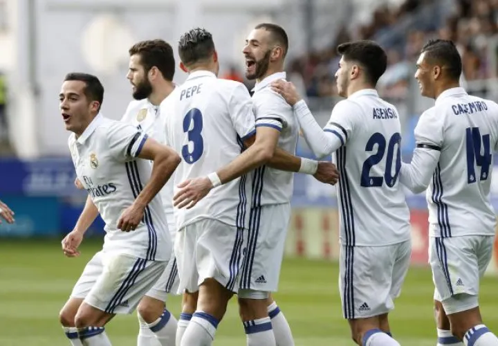 El Real Madrid no contó con su equipo titular ayer. EFE