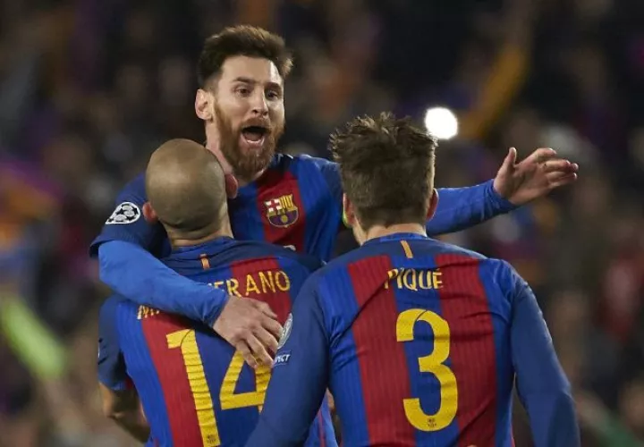 Messi celebra con Mascherano celebran la clasificación. /Foto EFE