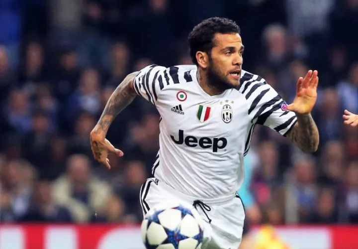 A Dani Alves lo llena de ilusión ganar una Liga de Campeones  con la Juventus. /Foto EFE