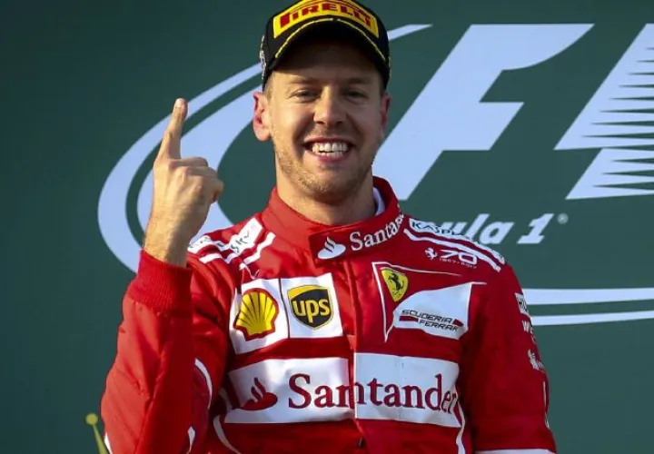 Sebastian Vettel se hizo con el triunfo gracias a una acertada estrategia, que consistió en realizar una sola parada en la carrera. /Foto EFE