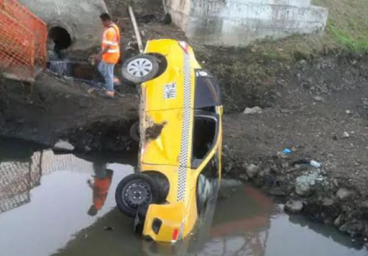 Las condiciones en que quedó el carro. Foto: Delfia Cortez.