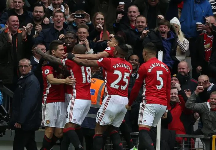 El Manchester Unite tuvo una tarde fenomenal, al golpear al líder de la Premier. /Foto EFE
