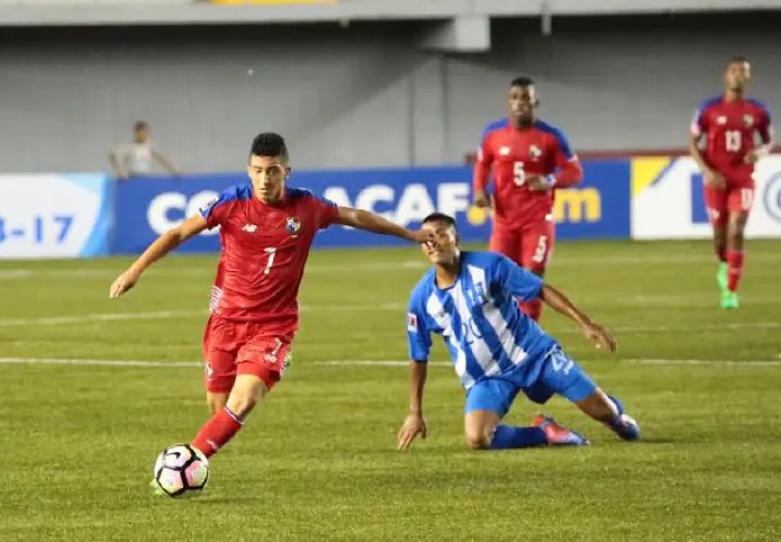 Panamá logró hacer sus cuatro anotaciones, dos en el primer tiempo y las otras en el segundo. /Foto Cortesía