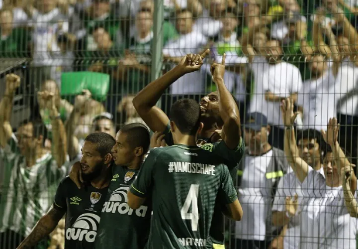 El Chapecoense trata de dejar en el pasado la tragedia. 