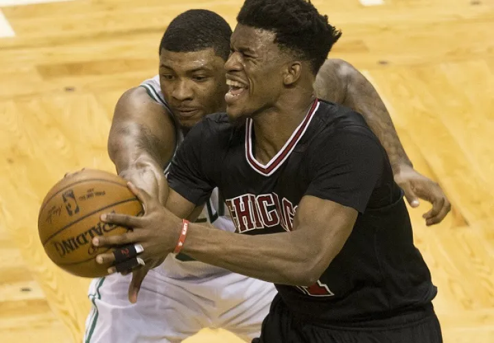 Jimmy Butler anotó 22 puntos ayer por los Bulls.