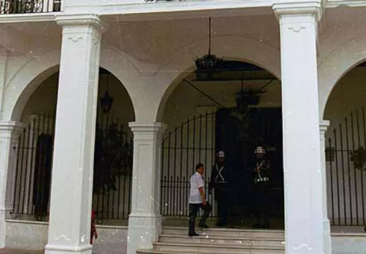 Van para la Presidencia. Foto. Archivo 