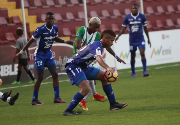 El Árabe Unido ocupa el cuarto lugar de la tabla. Anayansi Gamez