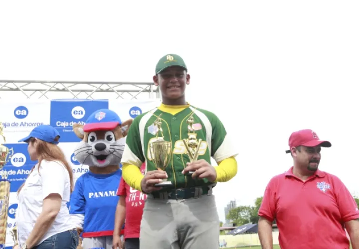Adán Sánchez fue el jugador más valioso del torneo.