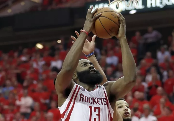 James Harden agregó 20 unidades.