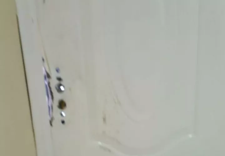 La FCT derribó la puerta del apartamento equivocado en Condado del Rey / Cortesía.