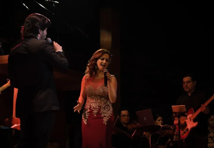 Ali, Eli y la agrupación musical tuvieron excelente desempeño.