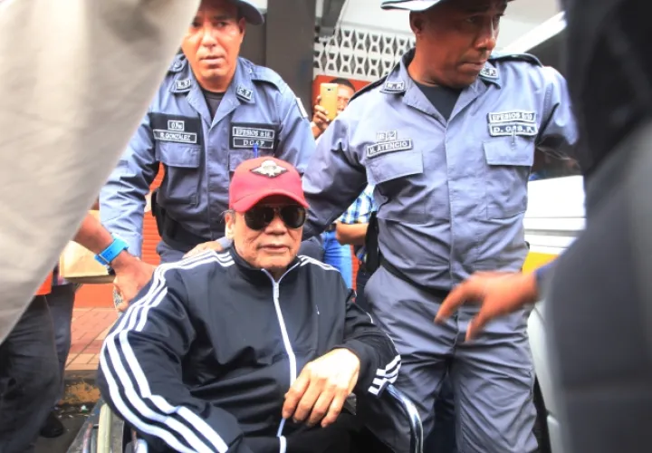 Familiares de las víctimas de la dictadura tenían la esperanza de que el ex hombre fuerte de Panamá despertara para que contara la verdad. /Foto Archivo 