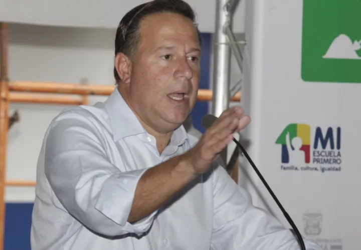 Varela ha sido duramente cuestionado por aprovecharse de su puesto para realizar negocios familiares. /Foto Archivo.