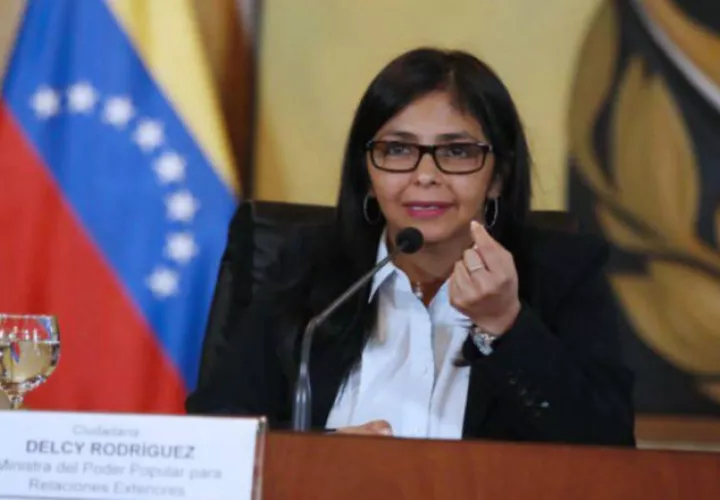 La canciller de Venezuela pidió a Juan C. Varela que se informe. /Foto Cortesía
