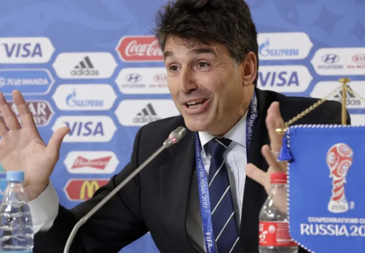 El italiano Massimo Busacca es el jefe de árbitros de la Fifa. /Foto AP