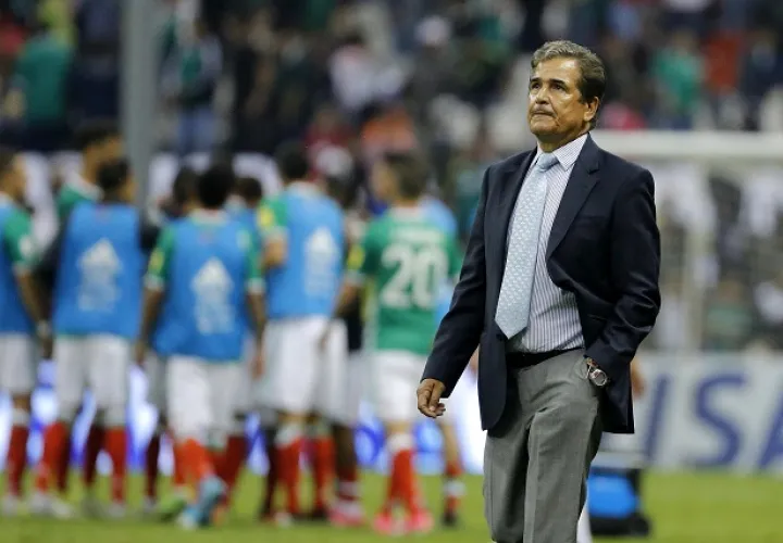 Pinto no contempla renunciar, tras los malos resultados. 