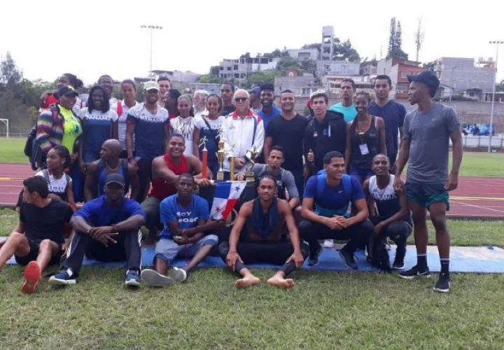 El entrenador Cecilio Woodruff estuvo a cargo del equipo. /Foto Cortesía