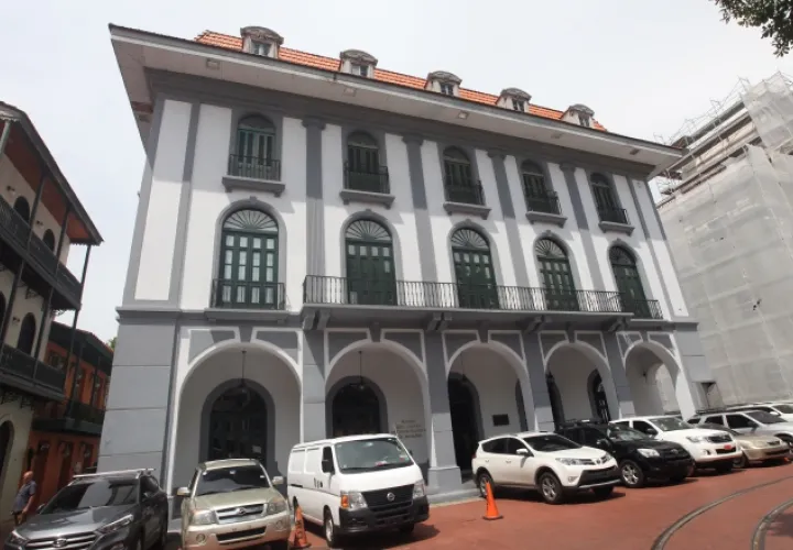 Museo del Canal  de Panamá, en la Plaza Catedral.