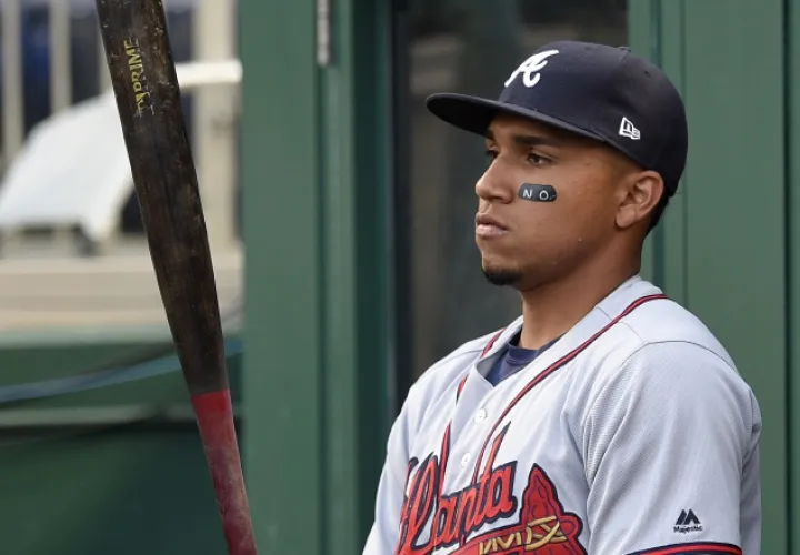 Johan Camargo fue titular ayer en la segunda base. /Foto AP