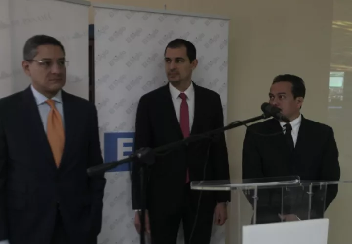 En horas de la mañana de ayer, los directivos de Gese lanzaron un nuevo producto. /Foto Víctor Arosemena