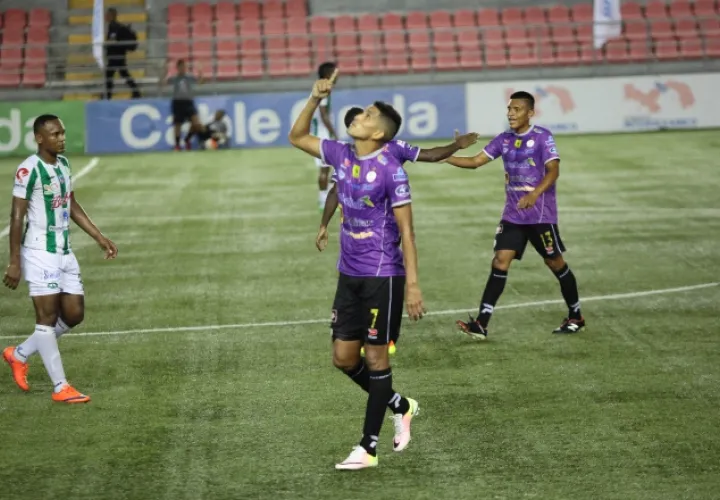 Edwin Aguilar regresa al Tauro despues de su paso por el fútbol de Venezuela. Anayansi Gamez