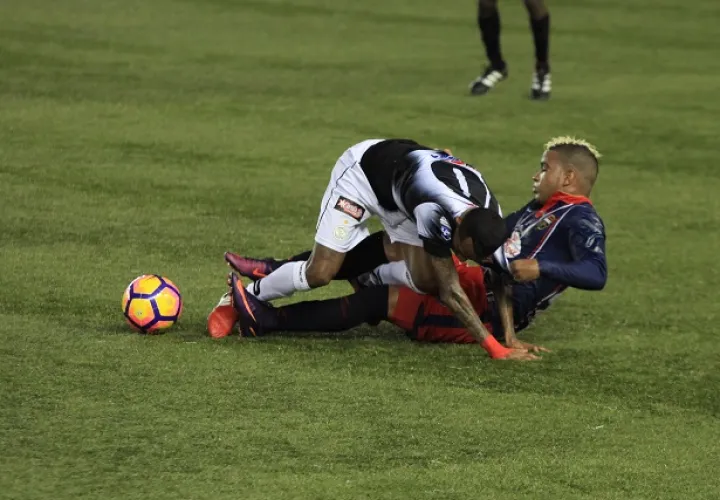 El nivel del fútbol panameño crece poco a poco. 