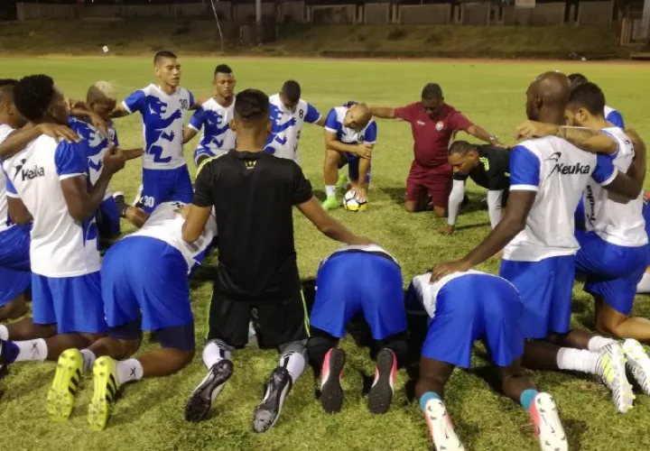 Plaza Amador realiza sus entrenamientos con miras a su juego contra Portmore United. /Foto Cortesía/@cdplazaamador 