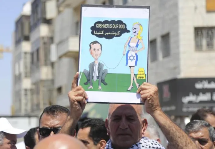 Un activista protesta en Ramala (Palestina) contra la visita del enviado de EE.UU.,  Jared Kushner. /Foto EFE