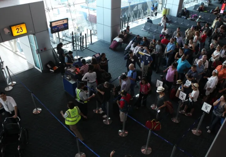 A partir del 1 de octubre de 2017, los venezolanos tendrán que contar con la visa estampada para poder entrar a los puertos del país. /Foto Archivo 