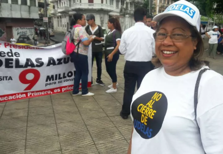 Exigen no al cierre de Udelas.