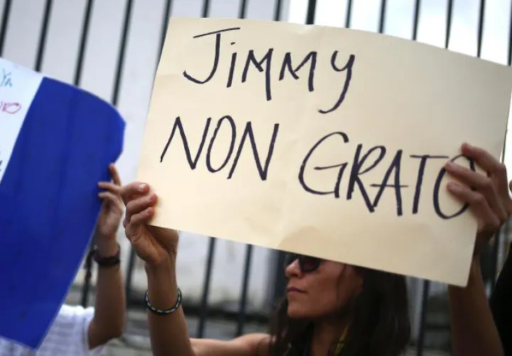 La población exige la renuncia de Jimmy Morales. /Foto EFE 