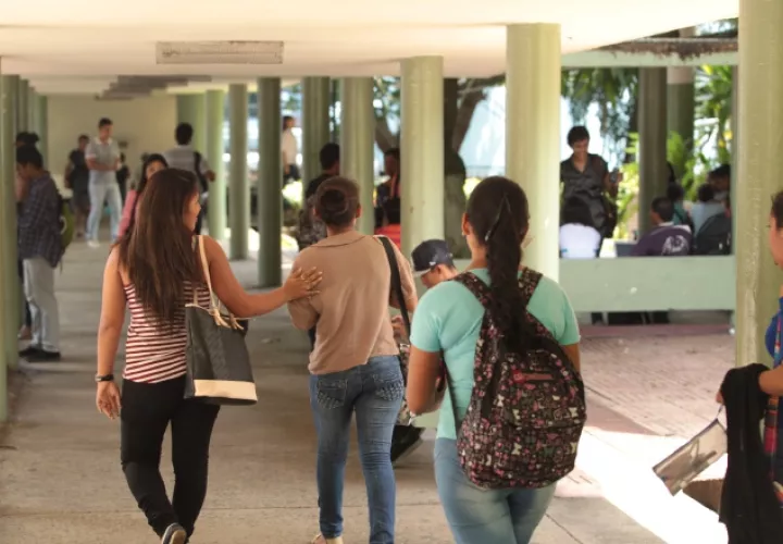Universidad de Panamá  (UP)  Archivo