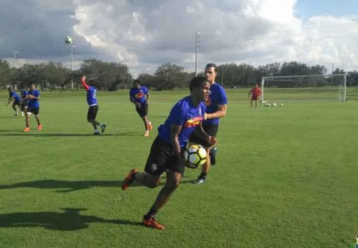 Entrenamientos de la selección ayer. /Foto Fepafut