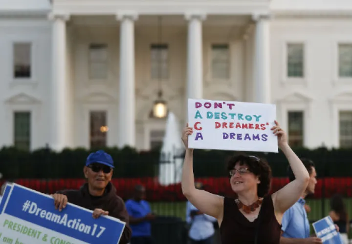 Ex8gen que la medida de apoyo a los jóvenes se mantenga. FOTO/AP