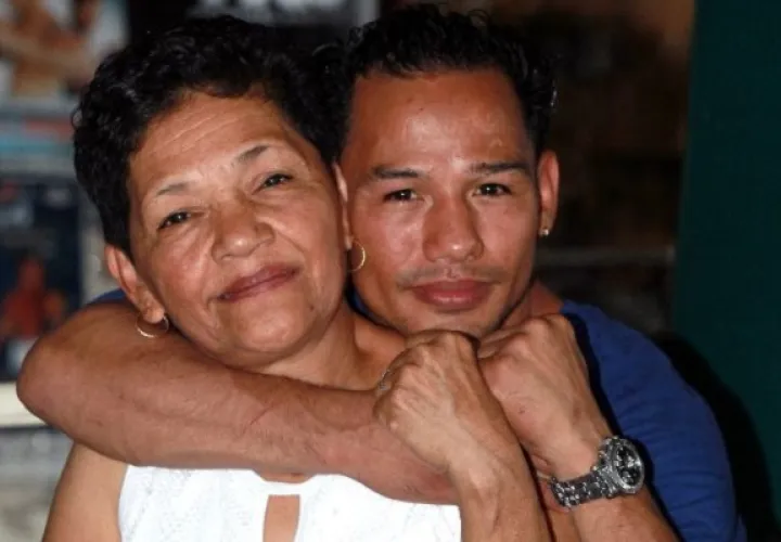 Su madre Bersabeth es uno de sus pilares.