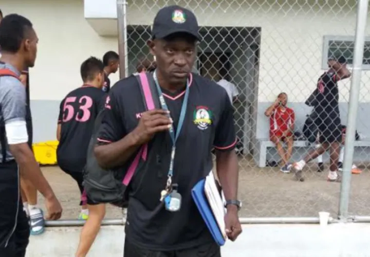 Anthony "Chalate" Torres, técnico del Santa Gema. Jaime Chávez