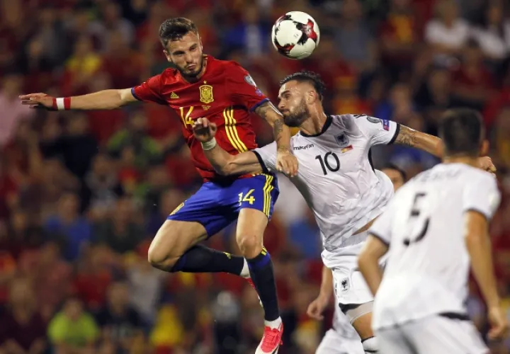 España ganó su partido por goleada. AP