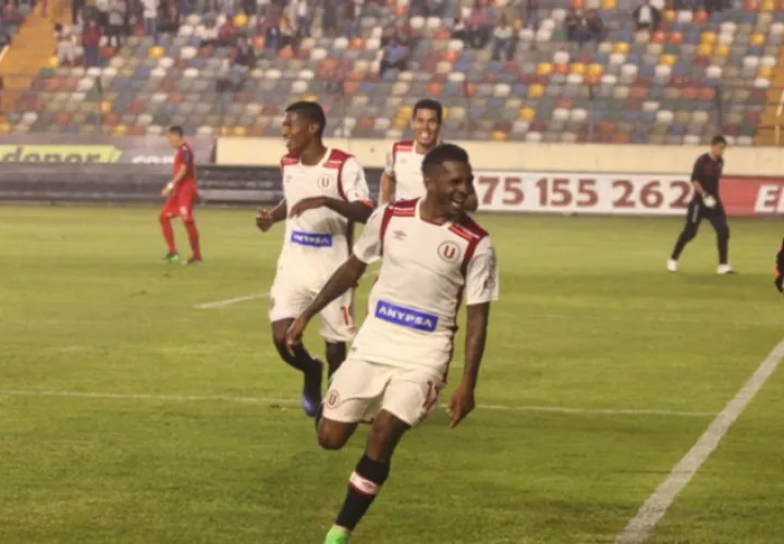 "Negrito" Quintero también es jugador del seleccionado panameño. /Foto Cortesía.