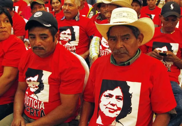 Asistentes a la presentación del informe. /Foto AP